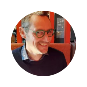 Pascal LECLERCQ : Formateur chez SARAH (Soins - Aide - Réconfort - Assistance - Humanité) asbl : Centre de formation à l'écoute, à l'accompagnement et au bien-être personnel et professionnel à Charleroi